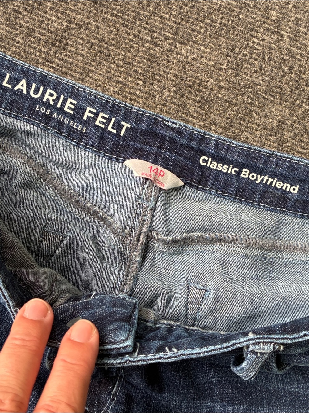 Laurie Felt Classic Boyfriend jeans in a medium wash with rolled cuffs 14P - Picture 6 of 6